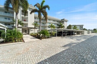 Building Photo - 307 Goodlette-Frank Rd