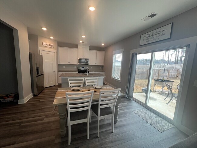 Building Photo - 112 Garrison Grove Dr