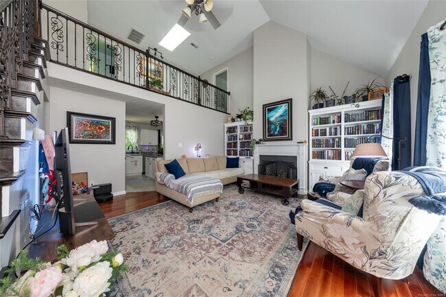 Foto del edificio - 120 Timberwood Dr