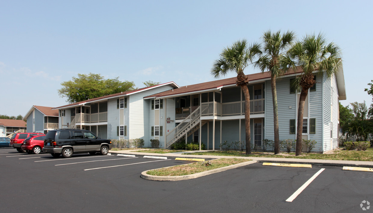 Primary Photo - Mallards Landing Apartments