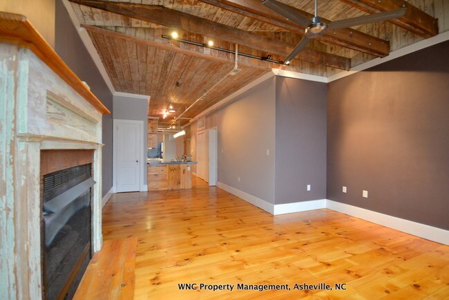 Foto del edificio - 51 College St