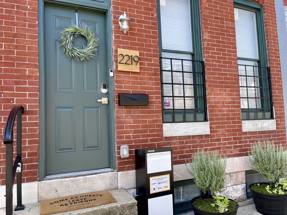 Primary Photo - 2219 Jefferson St