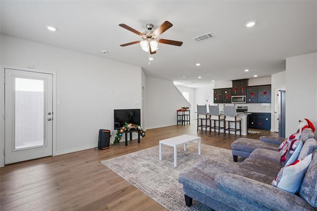 Building Photo - 732 Thorn Crk Dr