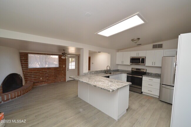 Foto del edificio - 7118 E Elbow Bay Dr