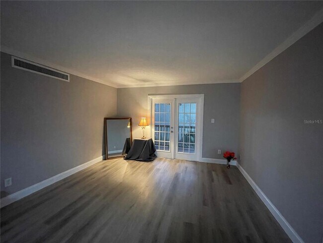 Building Photo - 325 Wymore Rd