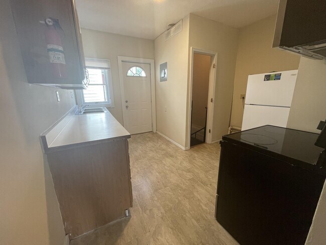Foto del edificio - 322 E 10th St