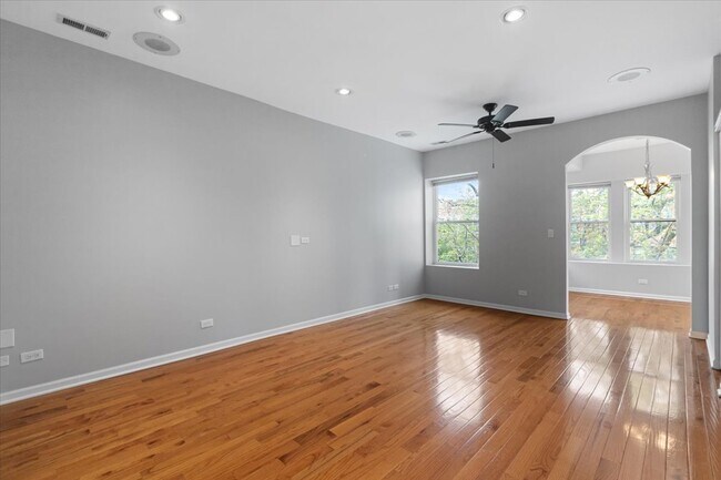 Foto del edificio - 7717 N Marshfield Ave