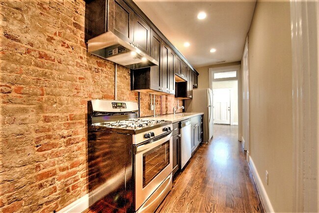 Foto del edificio - 2621 W Cary St