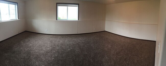 Foto del edificio - 4 bed 3 bath Single Family Home