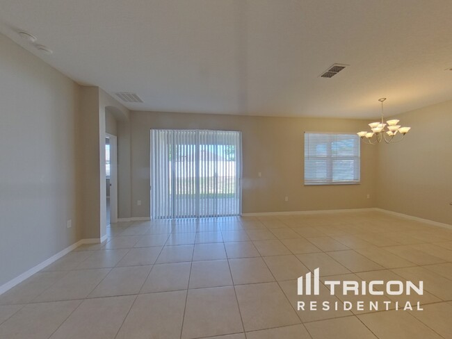 Foto del edificio - 3421 Bethpage Loop