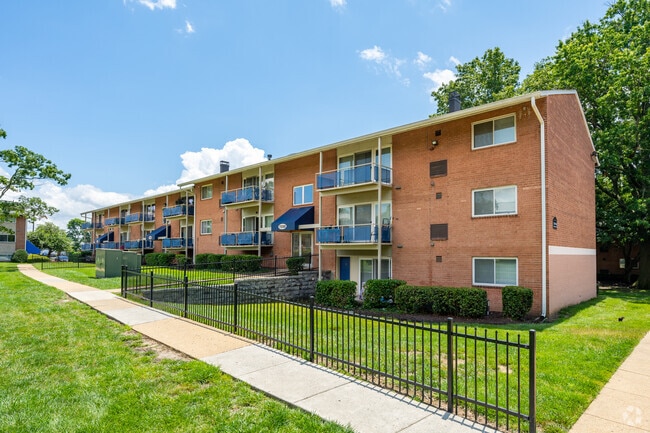 Building Photo - Meadow Woods