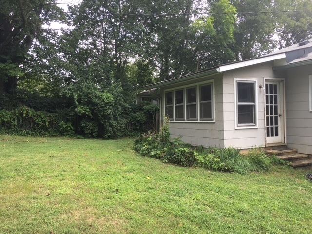 Building Photo - Adorable 2 Bedroom 1.5 Bath cottage in the...