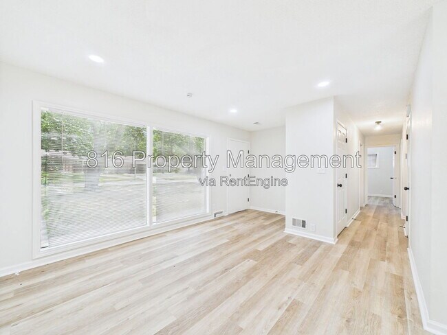 Foto del edificio - 11230 Corrington Ave
