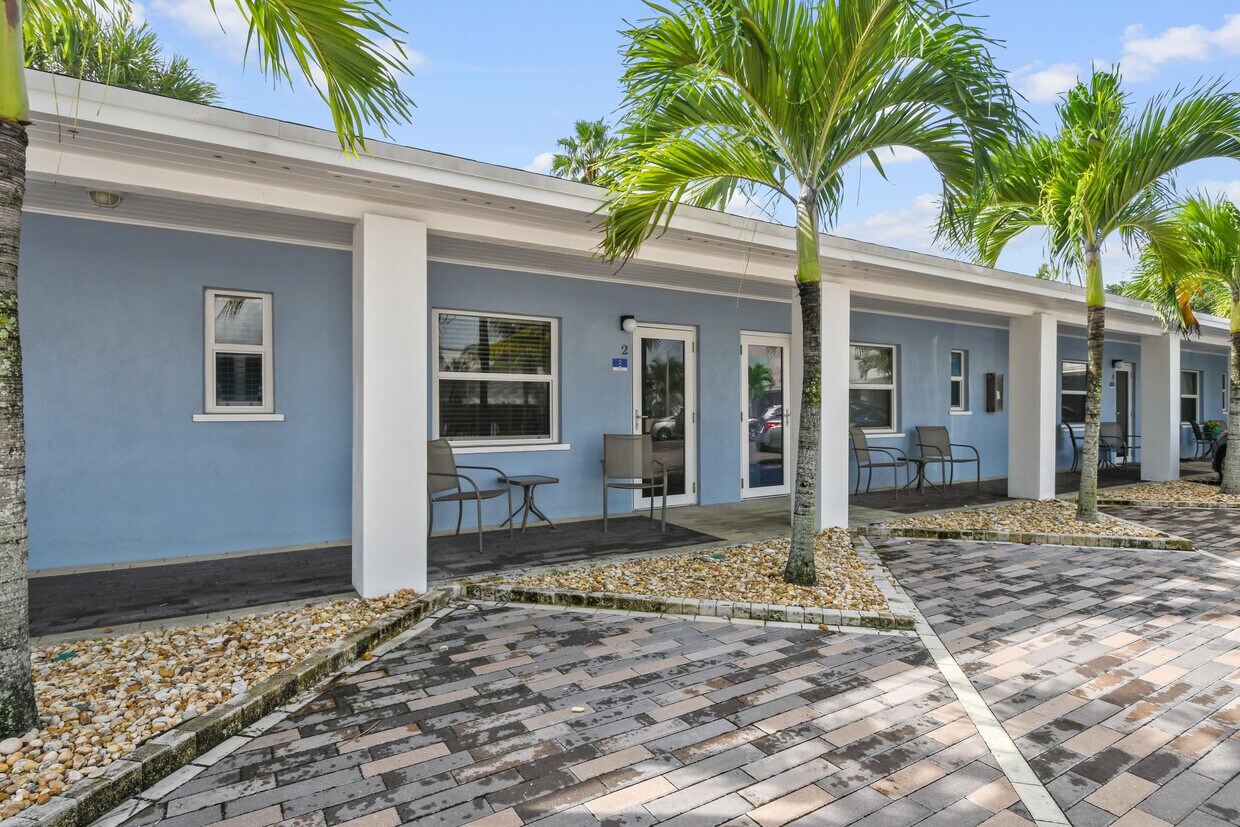 Primary Photo - 3021 N Ocean Dr