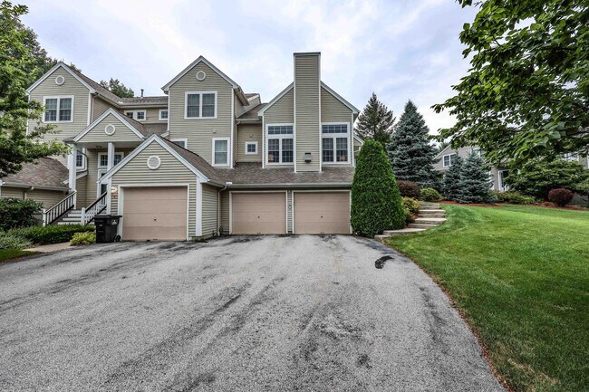 Foto del edificio - 8 Reed Dr