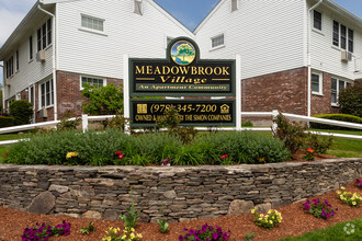 Building Photo - Meadowbrook Village