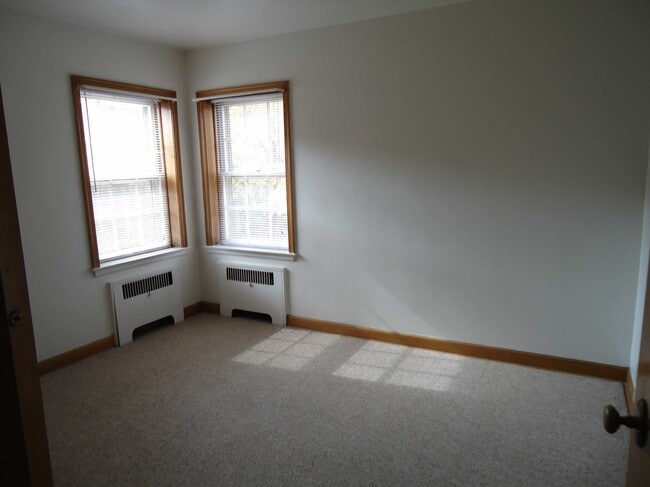 Bedroom - 925 Glenview Ave