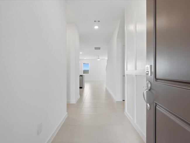 Foto del edificio - 359 W Rose Marie Ln