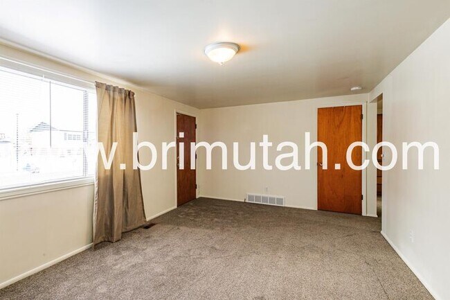 Photo - 775 E Johnsonway Dr House