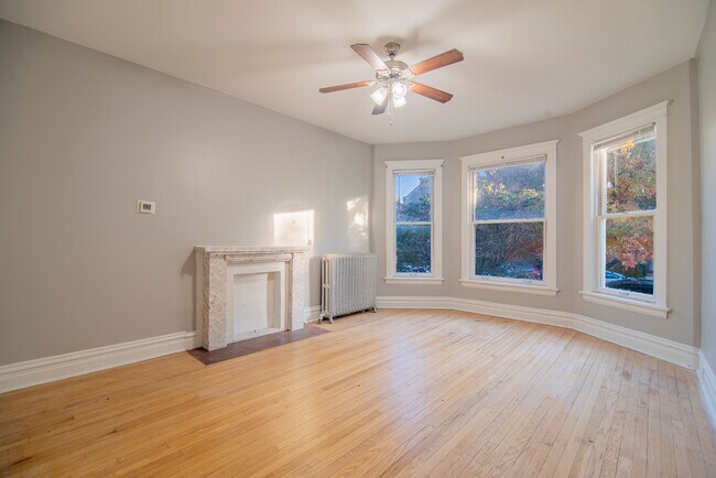 Foto del edificio - 1252 W Elmdale Ave