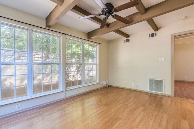 Foto del edificio - 1502 E 37th St