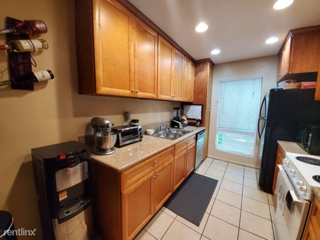 Building Photo - 17052 Colima Rd