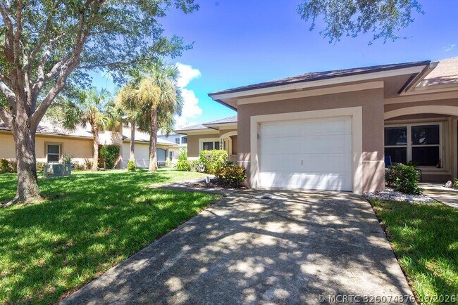 Building Photo - 1864 S Dovetail Dr