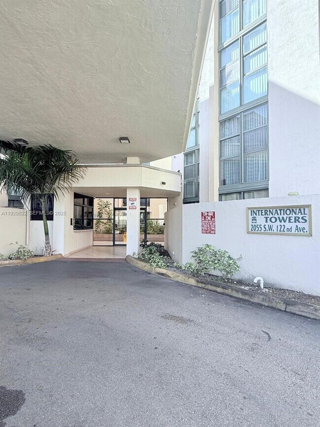 Foto del edificio - 2055 SW 122nd Ave