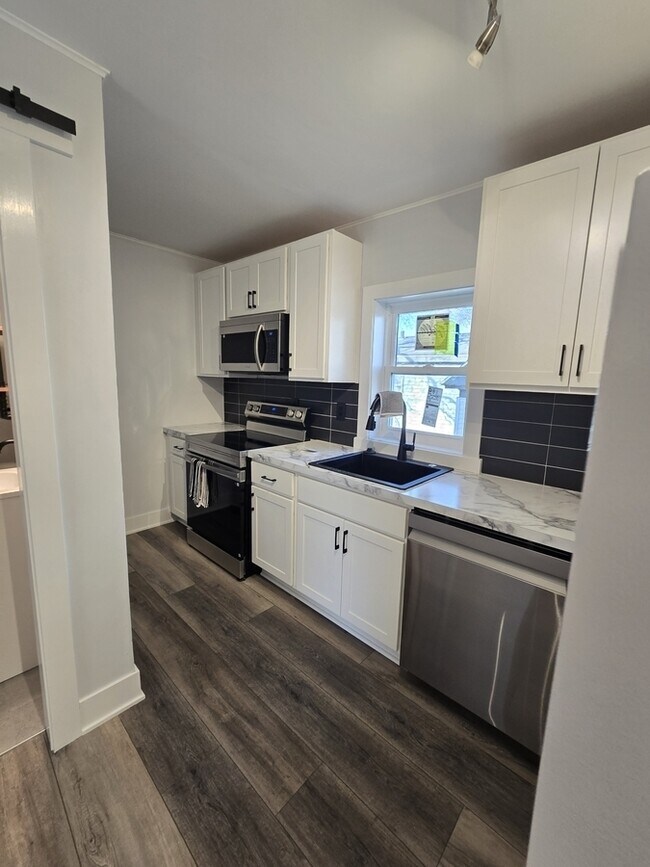 Foto del edificio - 246 W 14th St