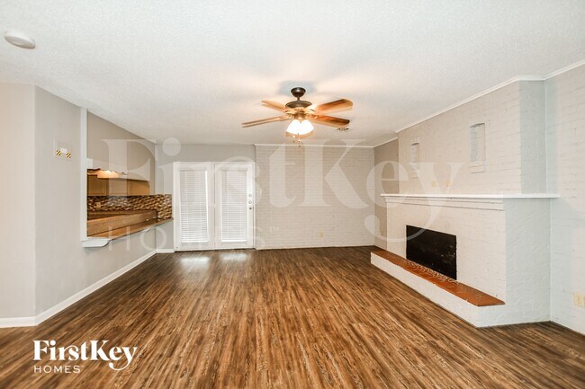 Foto del edificio - 1020 Mary Dr