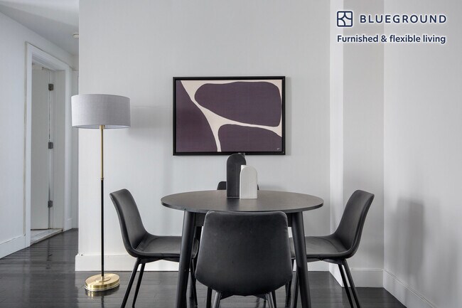 Foto del edificio - 15 W 55th St