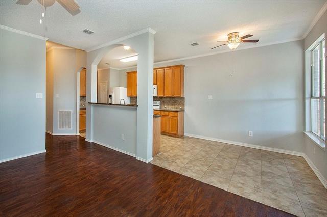 Foto del edificio - 406 Leameadow Dr