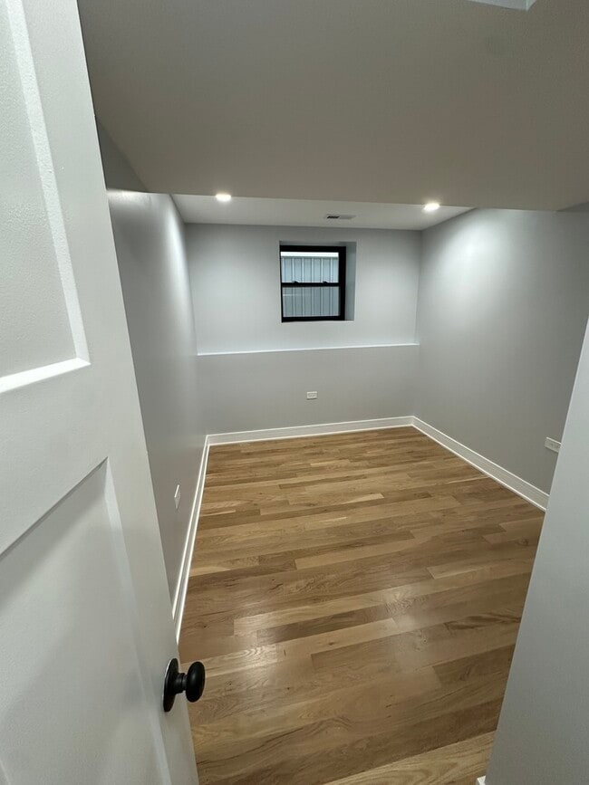 Foto del edificio - 2046 W Moffat St