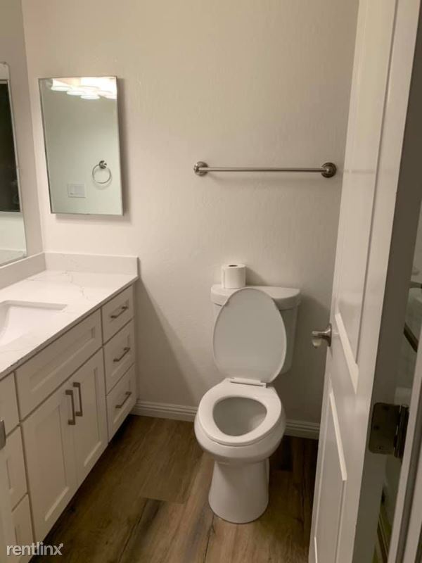 Building Photo - 2 br, 1.5 bath Condo - 451 Eastgate lane