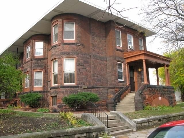 Foto principal - 1637 Iowa St