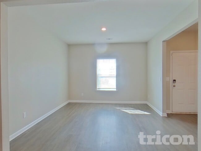 Building Photo - 1392 Deutz Dr