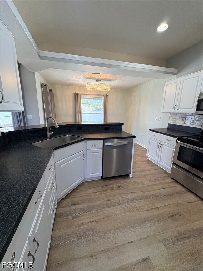 Foto del edificio - 3710 SW 13th Ave