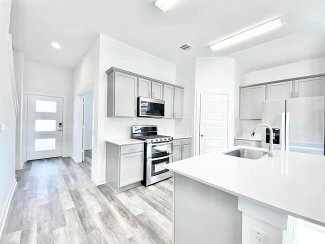 Foto del edificio - 7925 Linnie Ln