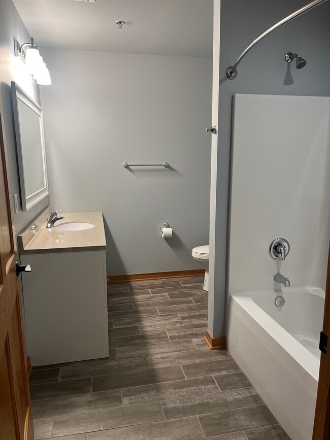 Building Photo - 120 5th Ave N