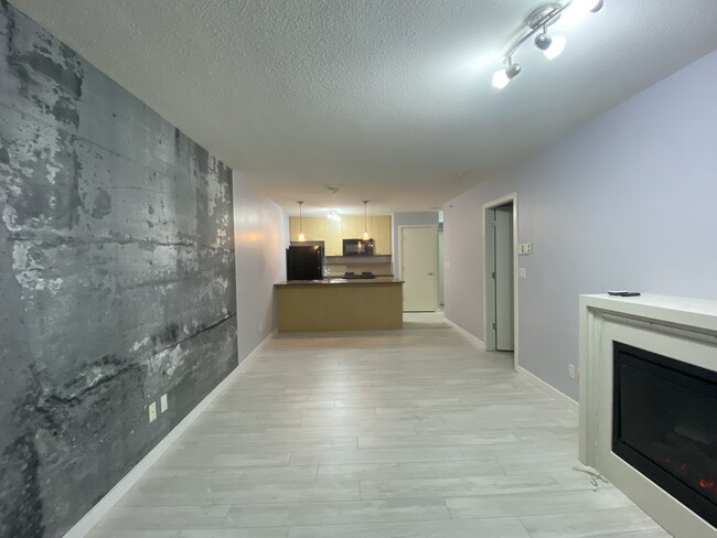 Building Photo - 7178 Collier St