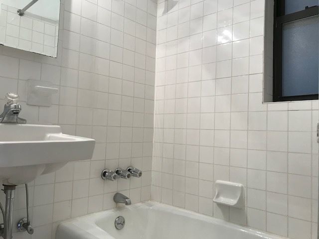 Building Photo - 322 E 61st St
