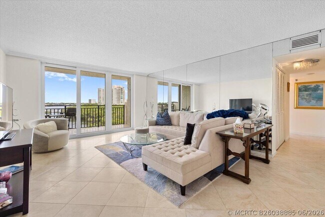 Foto del edificio - 3912 S Ocean Blvd