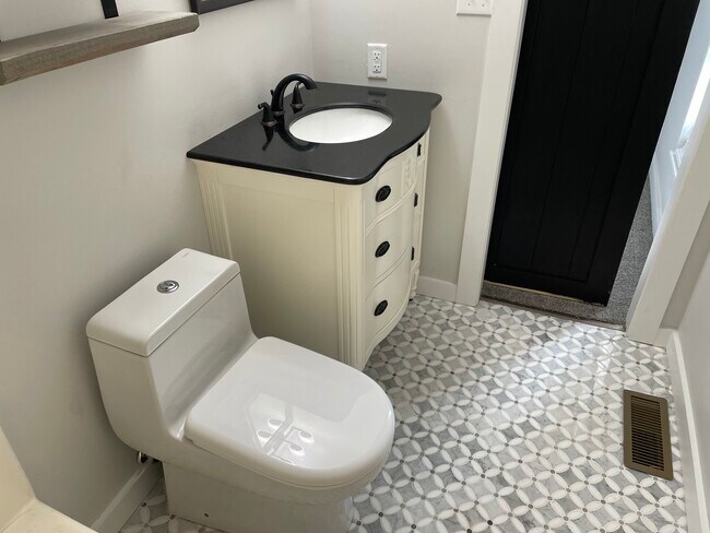 Bathroom - 14 W Eichel Ave