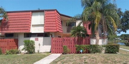 Building Photo - 3841 Victoria Dr