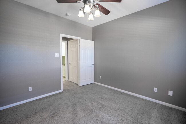 Foto del edificio - 13165 Snow Ln