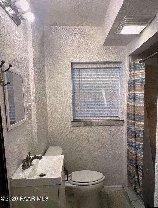 Foto del edificio - 135 S Arizona Ave