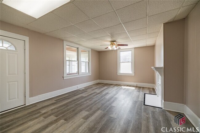 Building Photo - 213 Snyder Ave