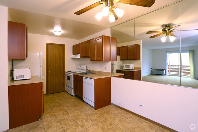 1HAB, 1BA - Cocina - Heritage Green Apartments