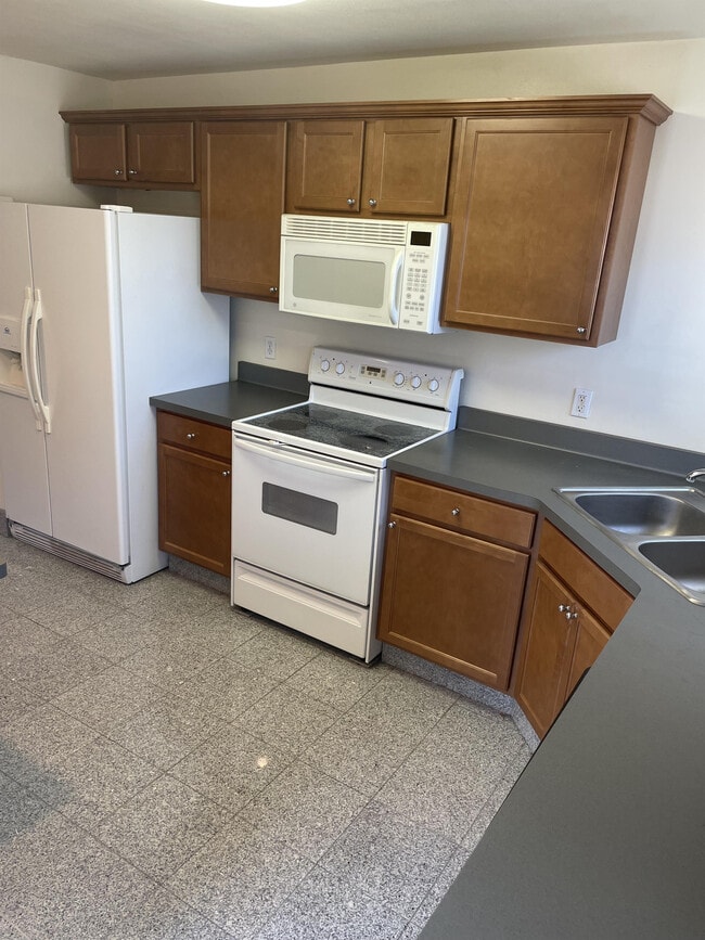 Building Photo - 2087 Colony Ct