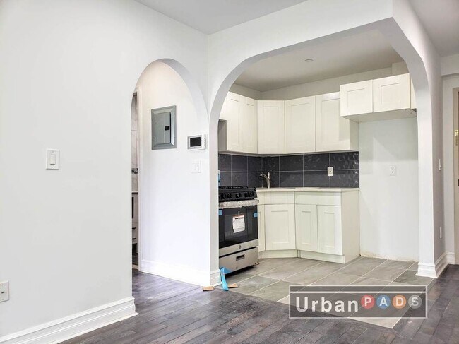 Building Photo - 94 Ryerson St